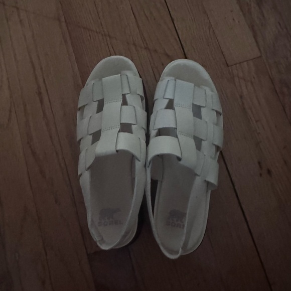 Sorel Cream and Black Platform Shoes - Picture 2 of 3